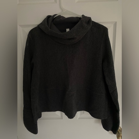 Lululemon Dark Heather Grey Pullover Sweater, Size XS/S. - Picture 2 of 5